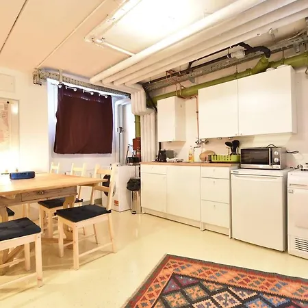 Gemütlicher Kellerstudio In Bester Lage Und Nähe Zum