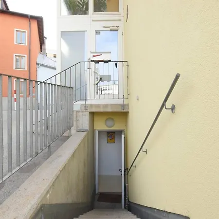Gemutlicher Kellerstudio In Bester Lage Und Nahe Zum Apartament
