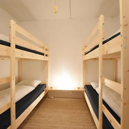 Gemutlicher Kellerstudio In Bester Lage Und Nahe Zum Apartament *