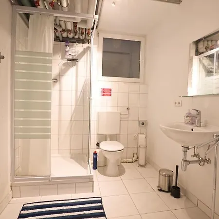 Gemutlicher Kellerstudio In Bester Lage Und Nahe Zum Apartament Innsbruck